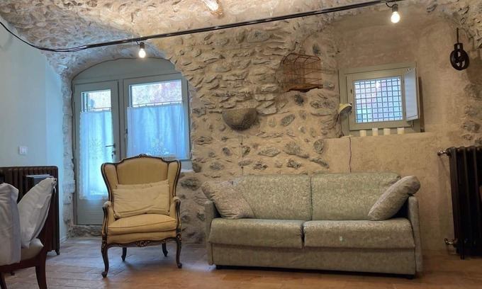 Songavazzo Casa | The Mansion of Rosa and Amelia relax between mountain and lake