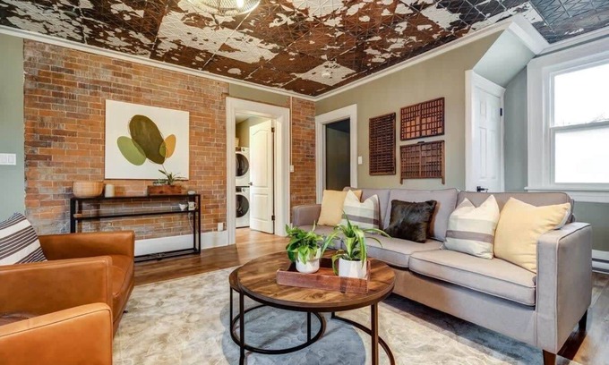 Picton Casa | The Marigold - Gorgeously remodelled PEC farmhouse