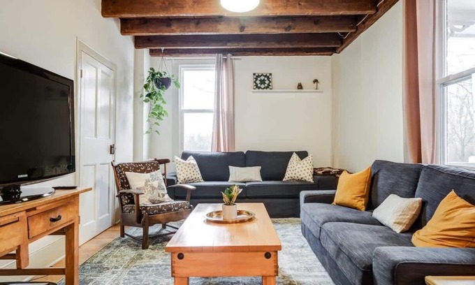 Picton Casa | The Marigold PEC Family Farmhouse country escape