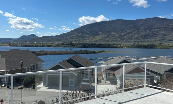 Okanagan-Similkameen Cabaña | The Marina View Cottage