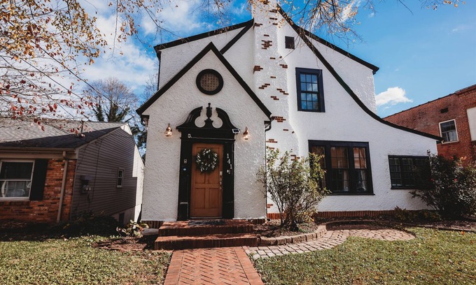 Danville Casa | The Marshall House- 1920's Charm close to Averett & Casino