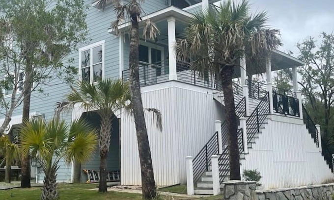 Edisto Island Casa | The Marshpad, surrounded by nature, mins to beach in gated community