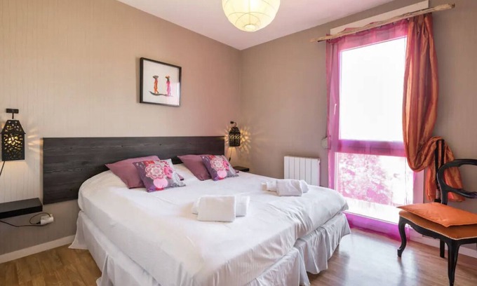 8th Arrondissement Apartamento | The Maryse Monplaisir