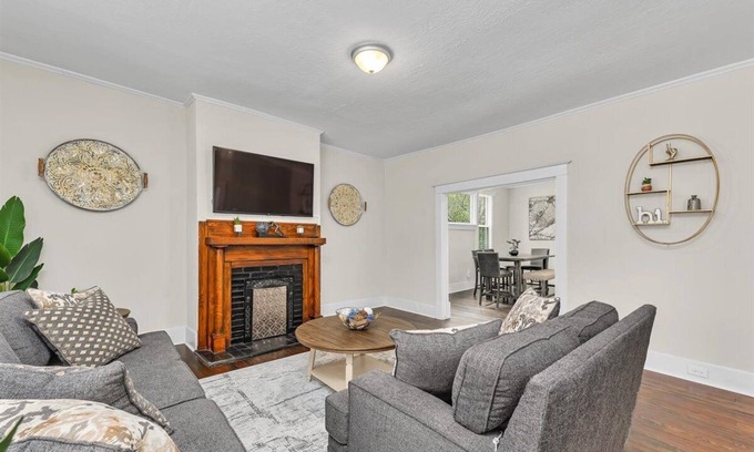 Summerville Casa | The Master Classic, 2.4 miles to Augusta National- 4 bedrooms, Sleeps 12