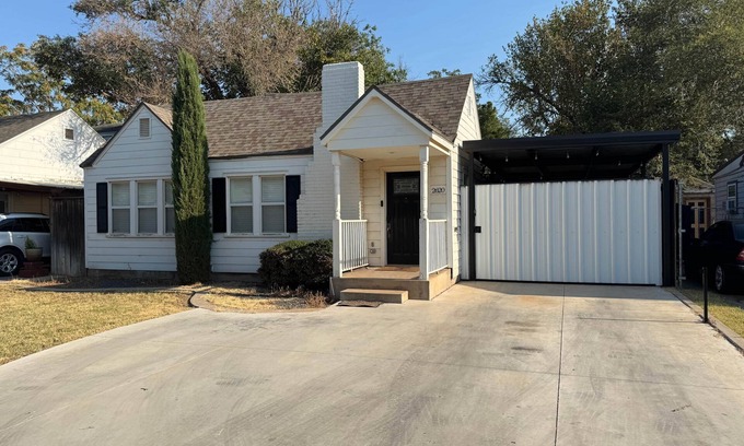 Tech Terrace Casa | The Matador Cottage near TTU (Main House Only)
