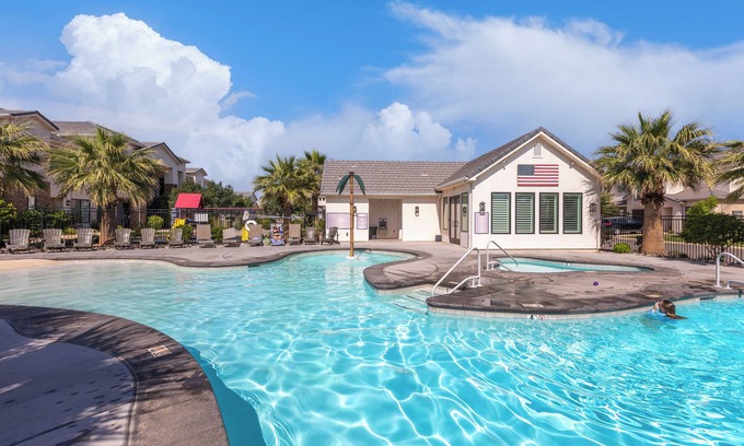 Washington Fields Casa | The Maverick|Resort Amenities, PlayStation, Grill, and more!