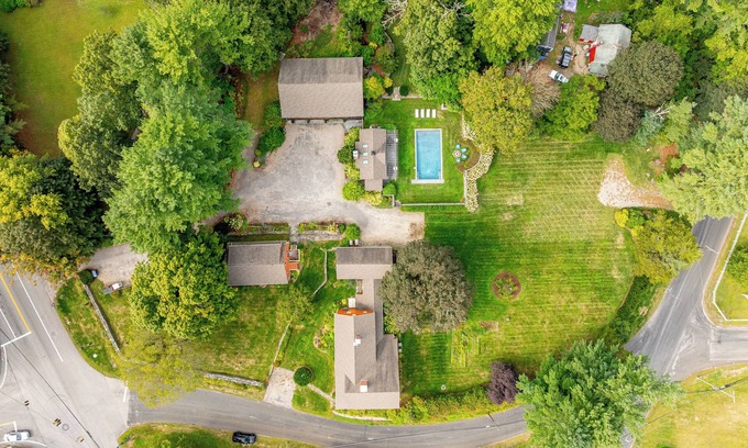 South Woodstock Casa | The McClellan Mansion
