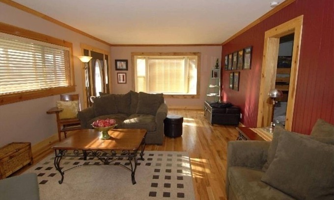 McCloud Casa | La casa de vacaciones McCloud en el monte. Shasta Sleeps 10+, Wifi gratuito