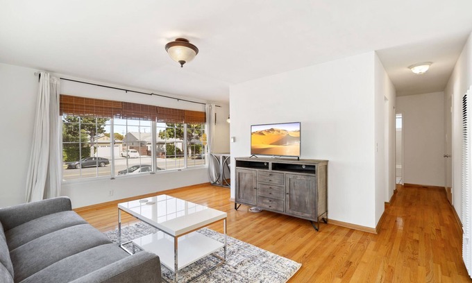 Mar Vista Apartamento | The Mclaughlin #1