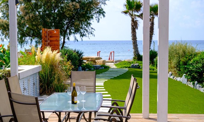 Pervolia Casa | The MedView Garden House