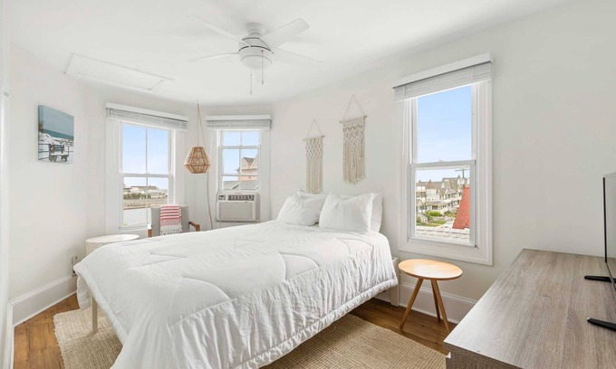Ocean Grove Casa | The Melrose, 3A - Queen Bed & Bath: Romantic Getaway, Steps from the Beach, Cozy