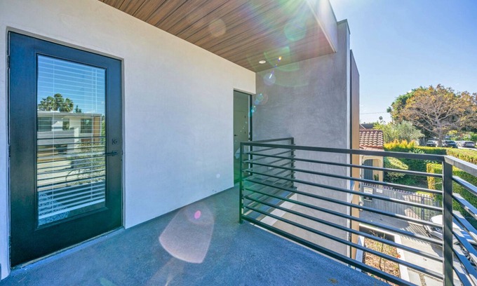 Fairfax District Casa | The Melrose Hollywood