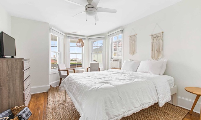 Ocean Grove Casa | The Melrose, Room 1A- Queen Bed & Bath: Romantic Getaway, Steps from the Beach,