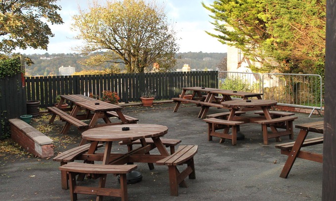 Bangor Hotel | The Menai Hotel