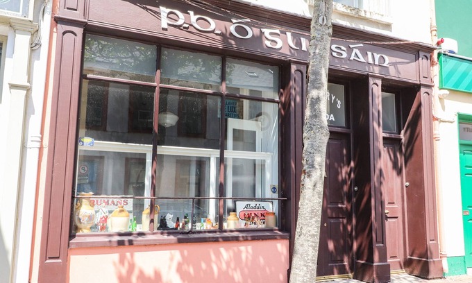 Kilrush Apartamento | THE MERCHANT'S STORE, family friendly in Kilrush, County Clare