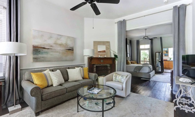 Beach Institute Apartamento | The Mermaid Cove | Walk to River + Private Patio