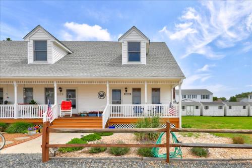 Chincoteague Casa | The Mermaid Lounge