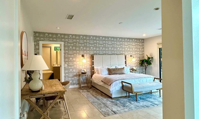 The Mesa Casa | The Mesa Oasis; 5-bedroom house in Palm Springs with Pool, AC, WiFi