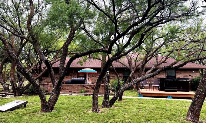Potosi Casa | The Mesquite Retreat ~ Romantic ~ Secluded ~ Hot Tub ~ Fire Pit ~ Very Relaxing