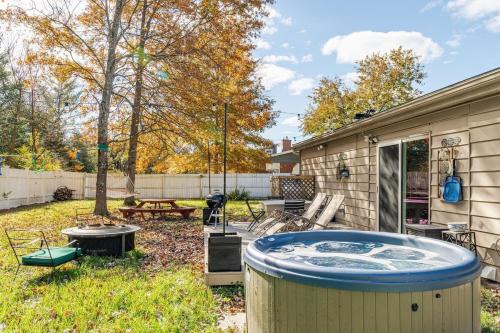 New Paltz Casa | The Meyer spacious family home with hot tub