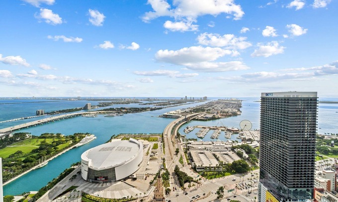 Overtown Condominio | The Miami Penthouse - 51st Floor Luxury 3 Bedroom Condo with Breathtaking Views