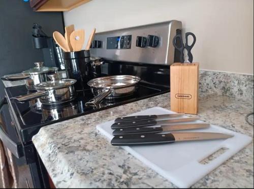 Providence Apartamento | The Micro-Loft at Mt Pleasant New 2BR APT Parking