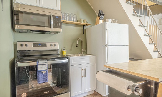 Columbus Casa | The Midtown Cozy Nook - Near Fort Moore