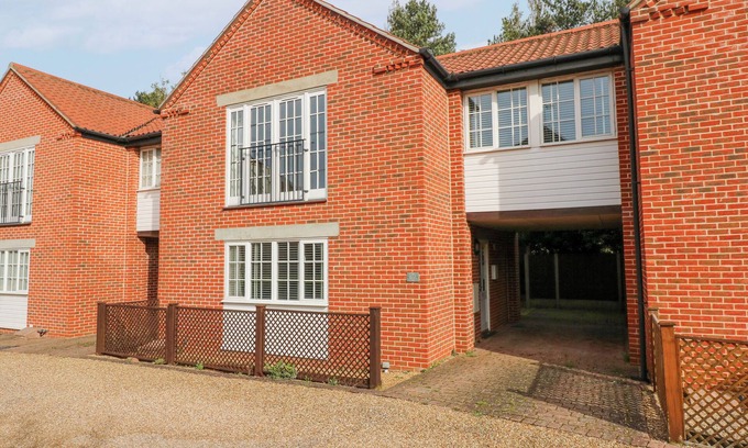Stalham Cabaña | THE MILL STONES, family friendly, with a garden in Stalham