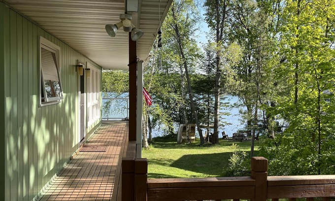 Elmira Cabaña | The Mint : Old-Fashioned Lake Days Await at This Hidden Gem