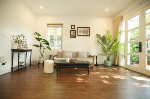 Quang An Casa | The Mira Villa West Lake by XÔI Residences