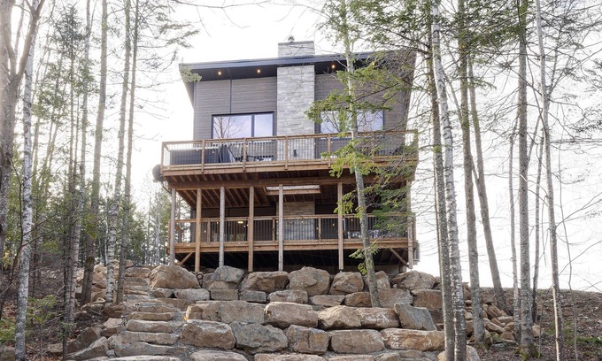 Saint-Alphonse-Rodriguez Chalet De Esquí | The Mountain Chalet ↟ Spa ☼ Foyer & Terraces ♥