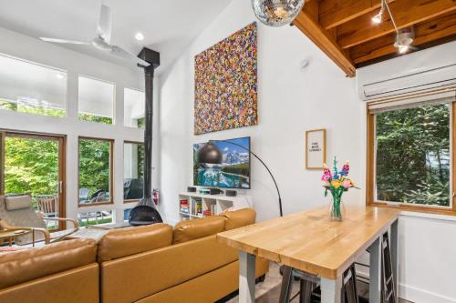 Boone Casa | The Mod Lodge