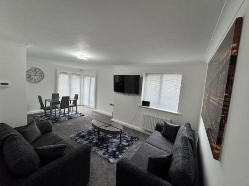 Milton Keynes Apartamento | The Modern Balcony Apartment - 2 Bed 1 Bath Private Parking