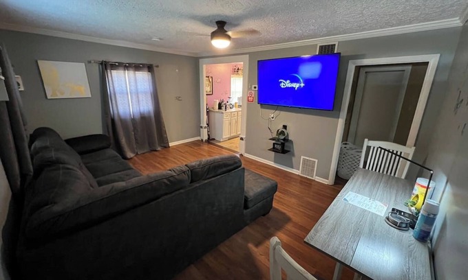 Erie Casa | Fully furnished 2BR- Perfect for Long-term stays! ☕️