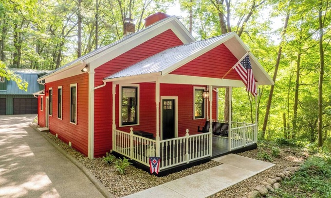 Perrysville Casa | The Mohican Schoolhouse