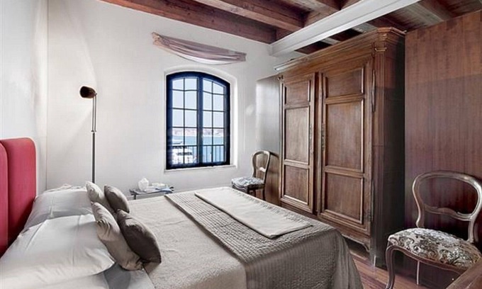 Molina Apartamento | EL APARTAMENTO MILL (en el famoso edificio Molino Stucky. Con una vista de la canal)