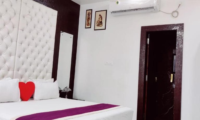 Muzaffarpur Complejo | The Monarch garden ressort