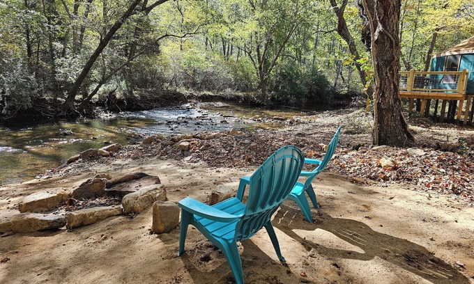 Gap Mills Casa | The Moon Shine Yurt on Potts Creek King Bed, Jacuzzi, Beach, by Paint Bank, VA