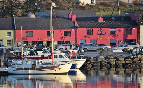 Portmagee Casa | The Moorings Hotel & Seafood Restaurant
