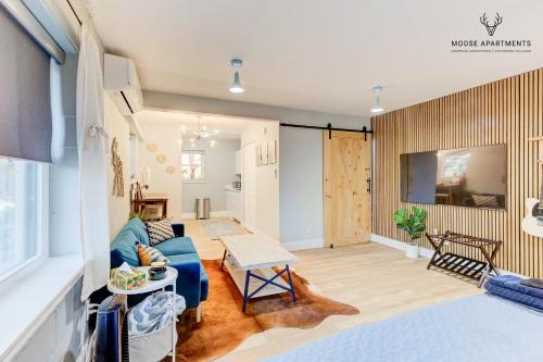 Downtown Memphis Apartamento | The Moose #7 - Instaworthy Studio with Amazing Views, Free Parking & Heated King Bed