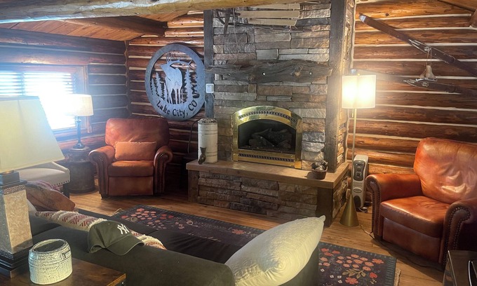 Lake City Cabina | The Moose Goose Cabin by the Lake at Lake San Cristobal