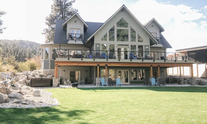 Leavenworth Casa | The Moose River House - Amplia casa frente al río / Cerca de la ciudad