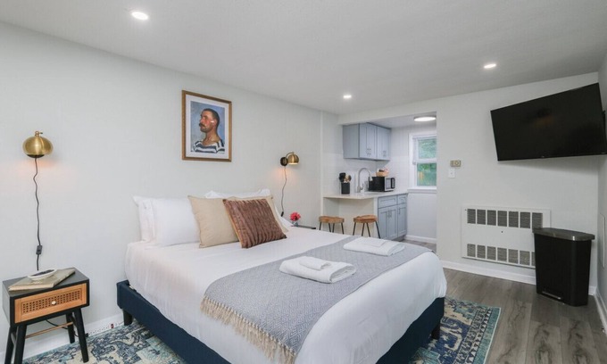 Old Mystic Apartamento | The Morgan Studio · Near Mystic, Casinos + USCGA