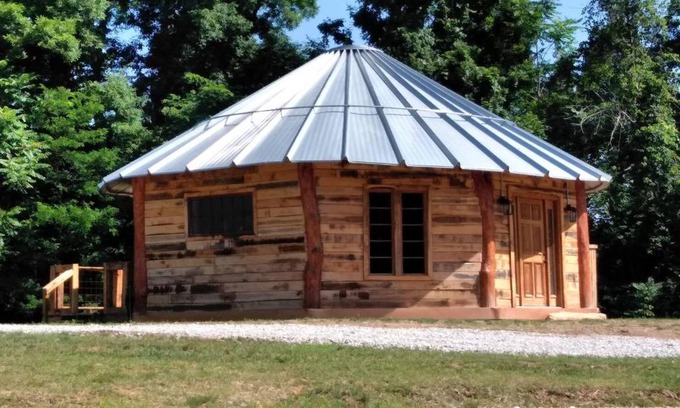 Genoa Casa | The Mountaineer - Rustic Mountain Yurt
