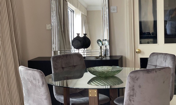 Churchill Apartamento | The Mozart Suite - by Sloane Square