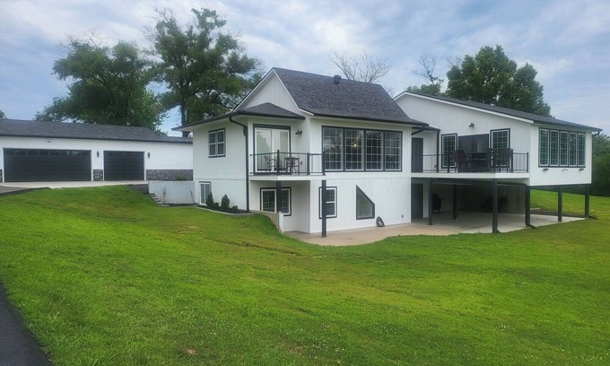 Liberty Casa | The MT House - Liberty, Missouri