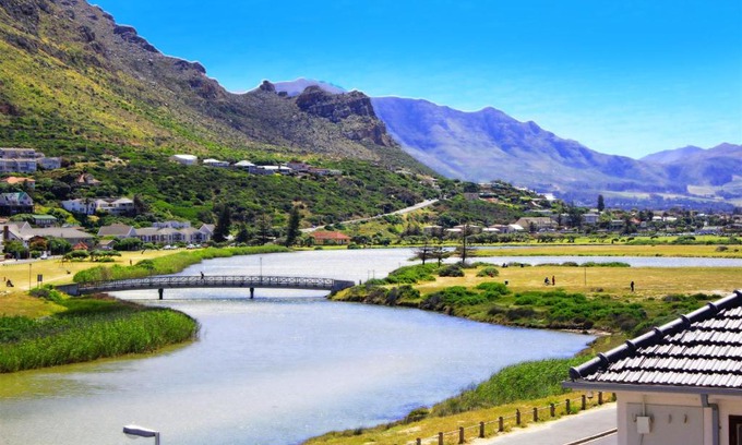 Muizenberg Cama Y Desayuno | The Muize