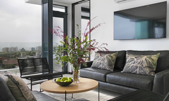Three Anchor Bay Apartamento | The Murex 3 Bedroom-Serviced Apartment