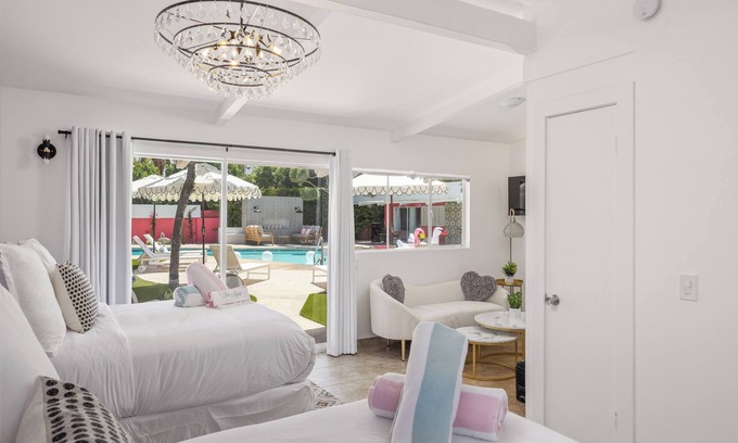 Warm Sands Hotel | The Muse Hotel | Palm Springs | Pool, Hot Tub, with FULL Kitchen | Suite 4