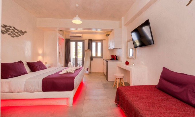 Vothon Casa | The Muses of Santorini